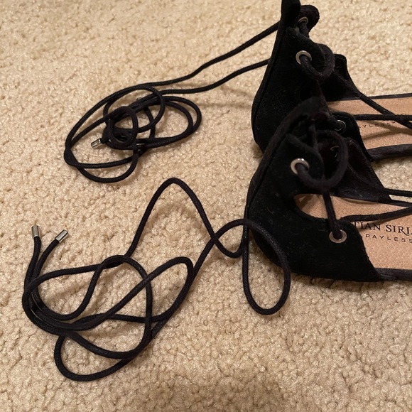 Christian Siriano flats - Picture 7 of 7